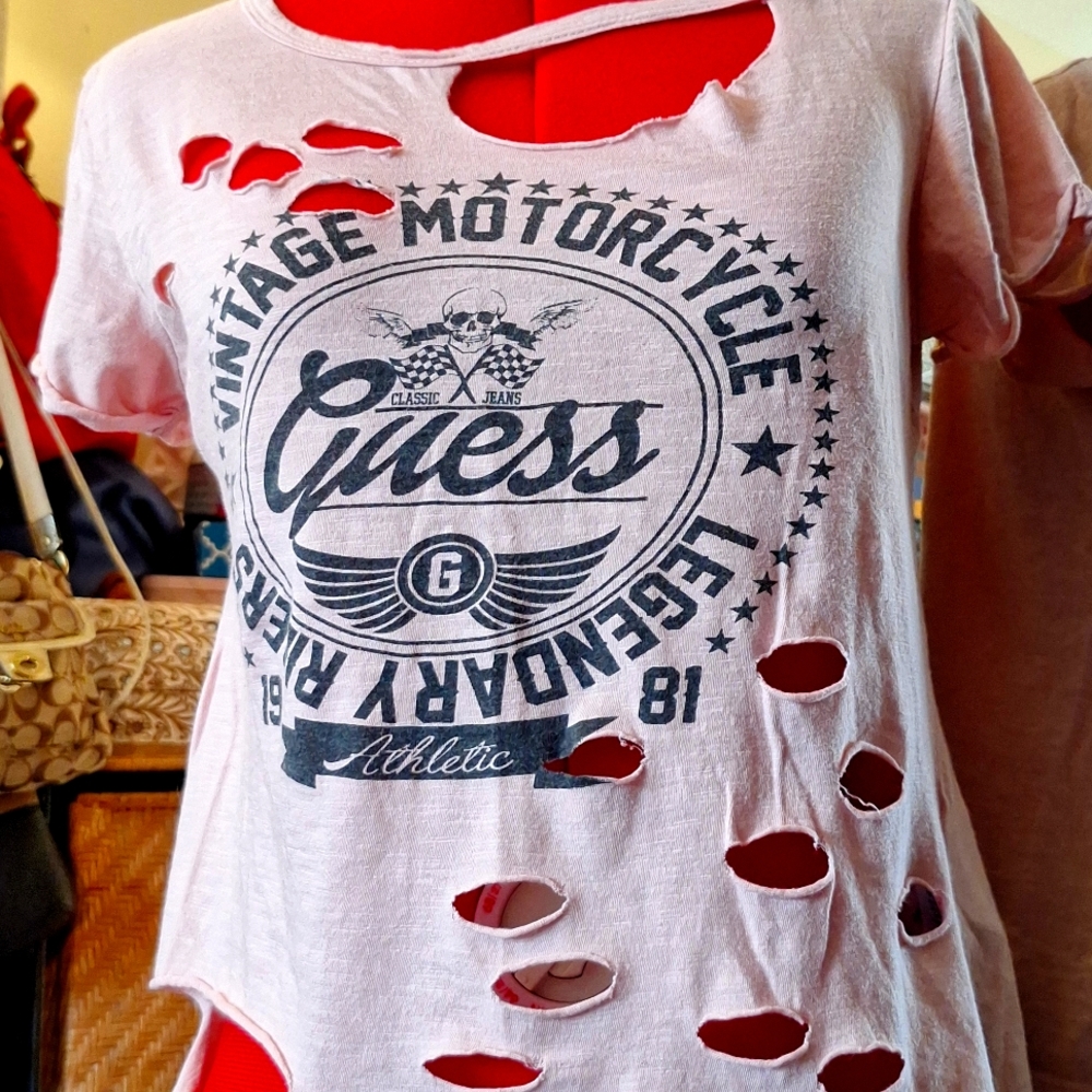 Pre-owned Guess Distressed T-Shirt Size M - Picture 6 of 11